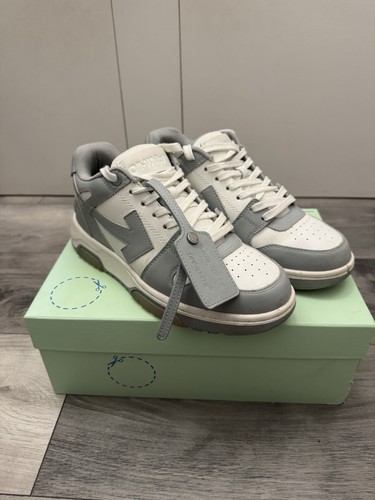 Off white out office - out,